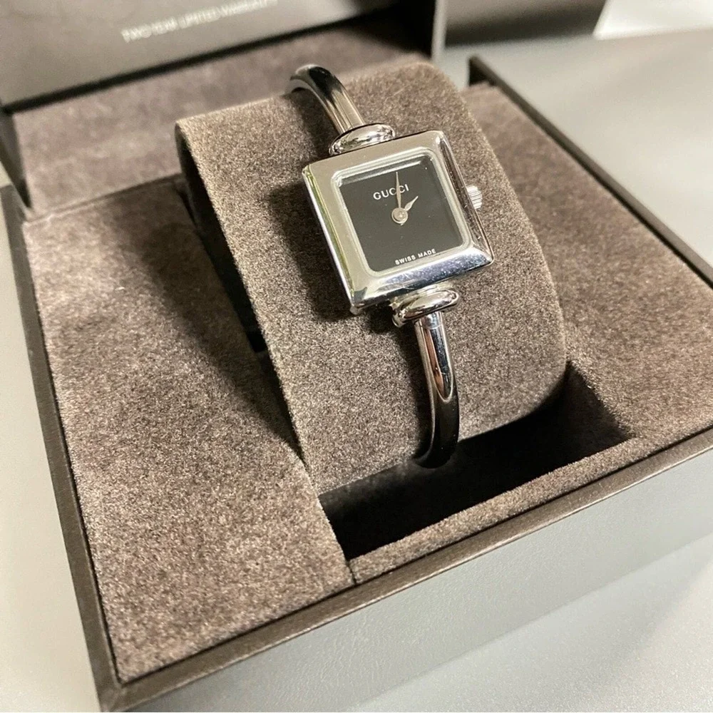 Auth Gucci 1900L Watch‎ Sapphire Crystal Silvertone Swiss Made Water Resistant